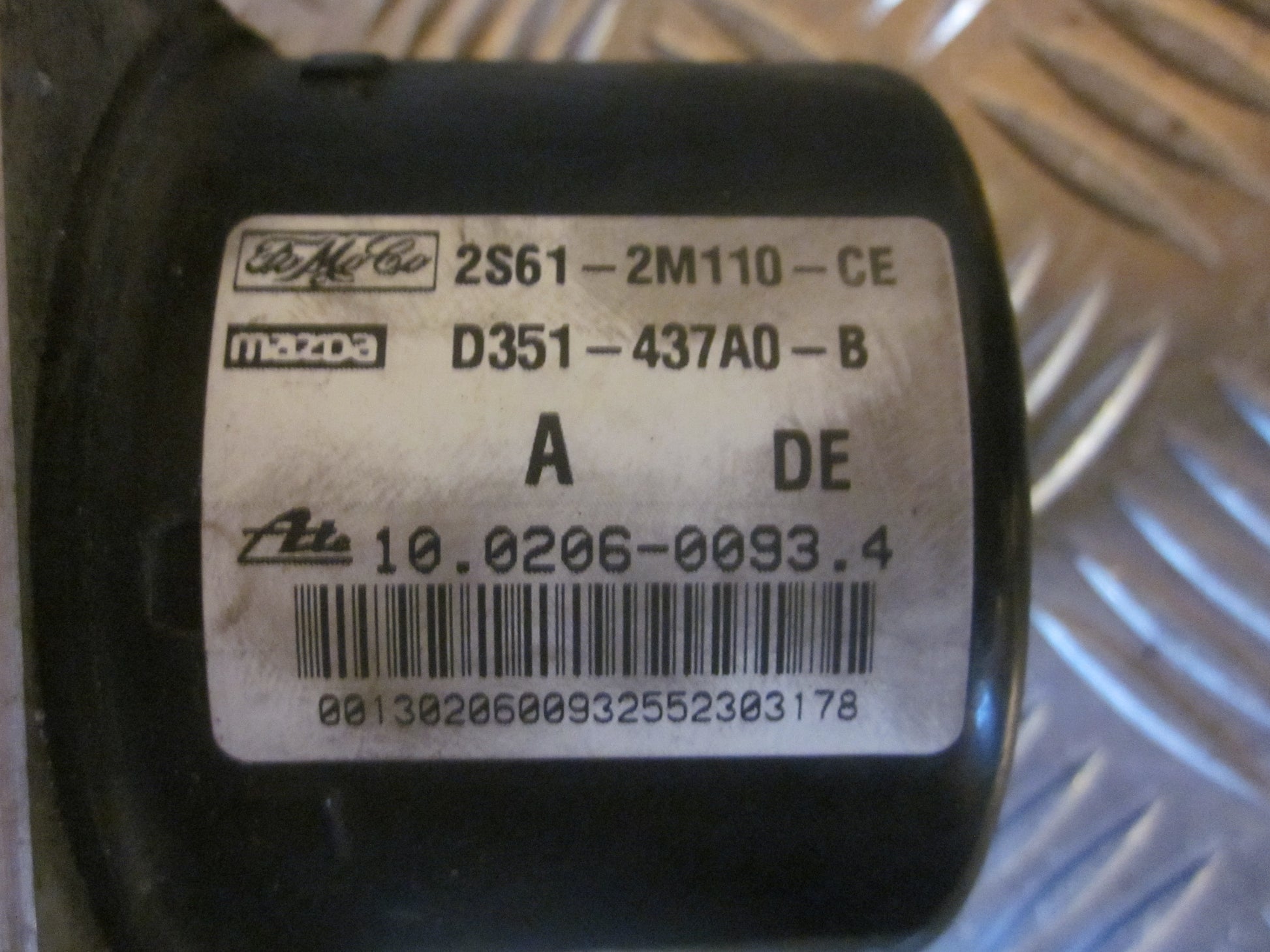 Ford Fiesta 6 Abs Pumpe Med OEM Nr. 2S612M110CE Fra Ford Ophugger