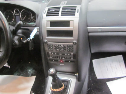 Peugeot 407 Pluk-Selv-Bil Med OEM Nr. Ophugger Fra Peugeot Ophugger
