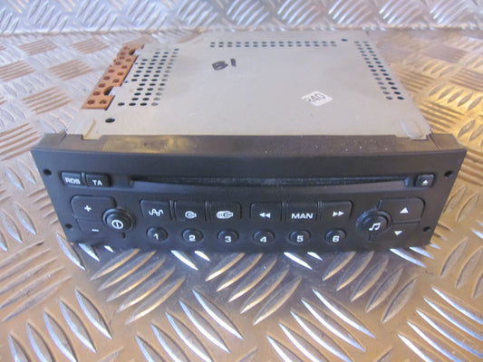 Peugeot 206 Radio M/Cd Med OEM Nr. 96545978XT Fra Peugeot Ophugger