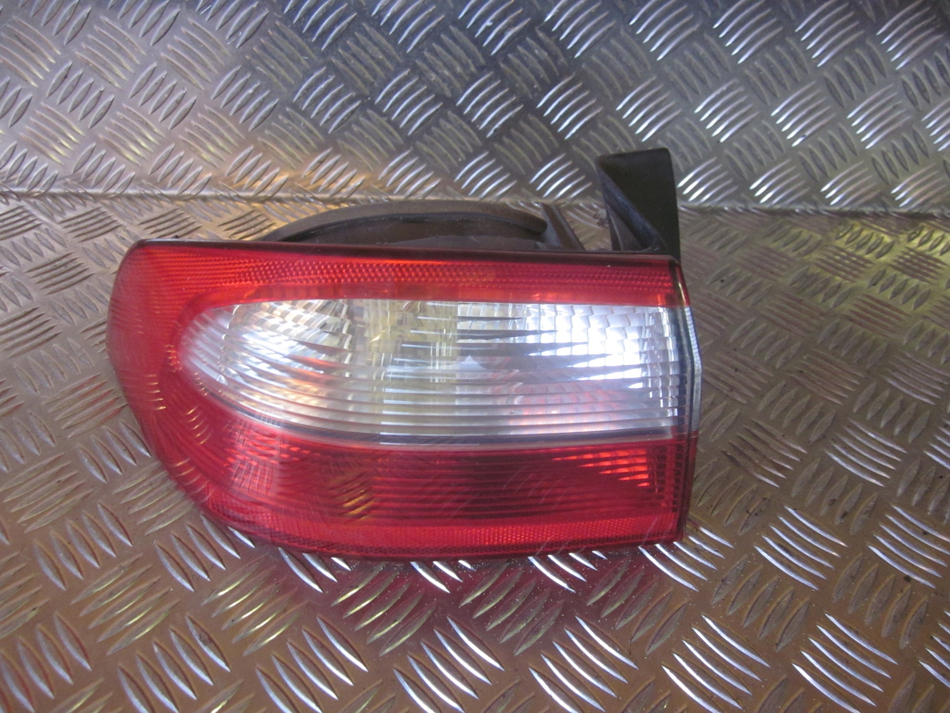 Renault Laguna 2 Baglygte Med OEM Nr. Ophugger Fra Renault Ophugger