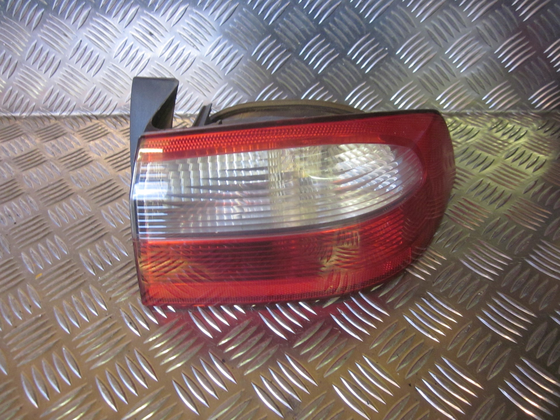 Renault Laguna 2 Baglygte Med OEM Nr. Ophugger Fra Renault Ophugger