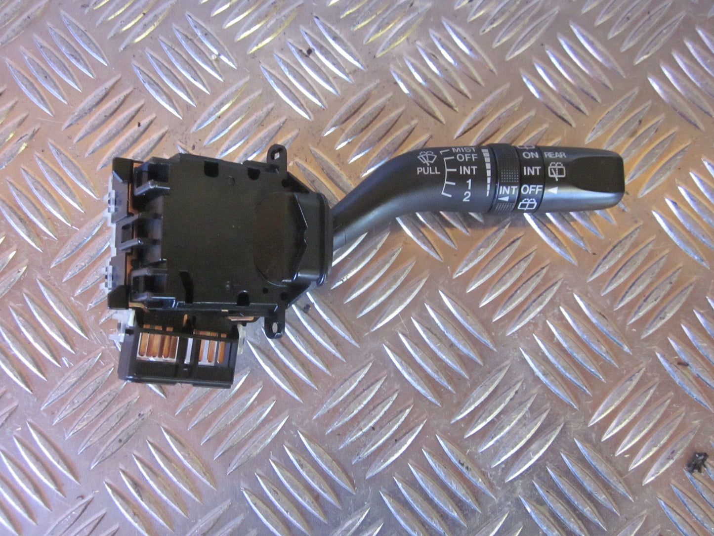 Mazda 6 GG/GY Kontakt Visker Med OEM Nr. Ophugger Fra Mazda Ophugger