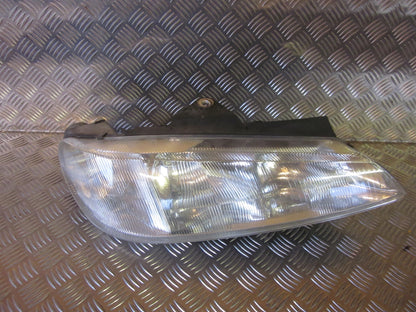 Peugeot 406 Forlygte Med OEM Nr. Ophugger Fra Peugeot Ophugger