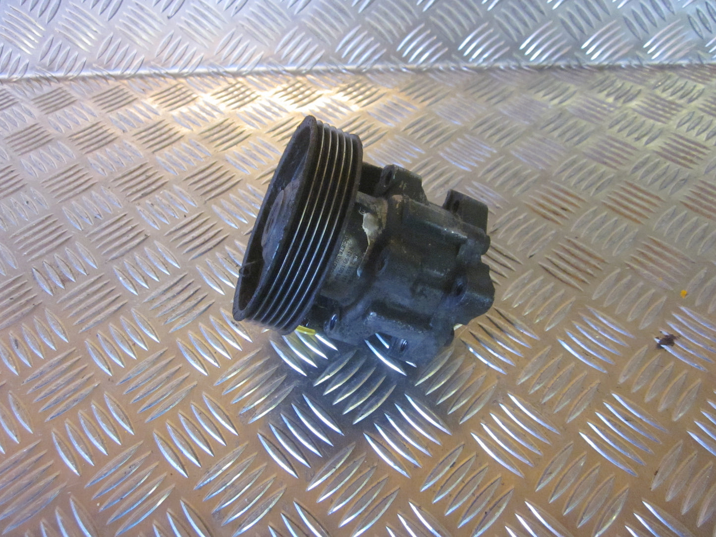 Peugeot 406 Servopumpe Med OEM Nr. Ophugger Fra Peugeot Ophugger