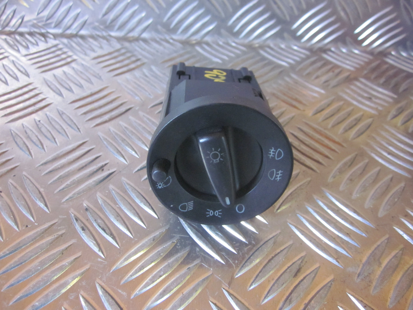 Skoda Octavia Kontakt Lys Med OEM Nr. Ophugger Fra Skoda Ophugger