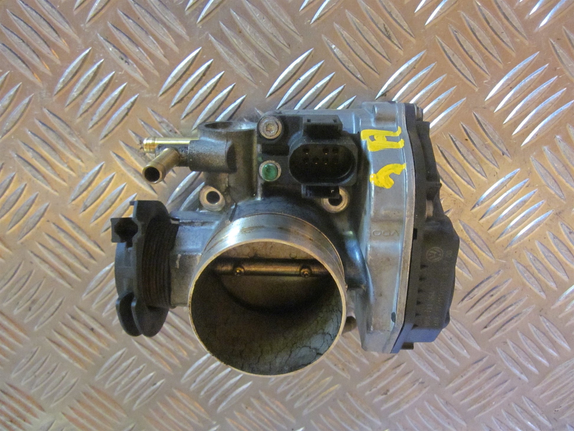 VW Bora 1J Spjældhus Med OEM Nr. Ophugger Fra VW Ophugger