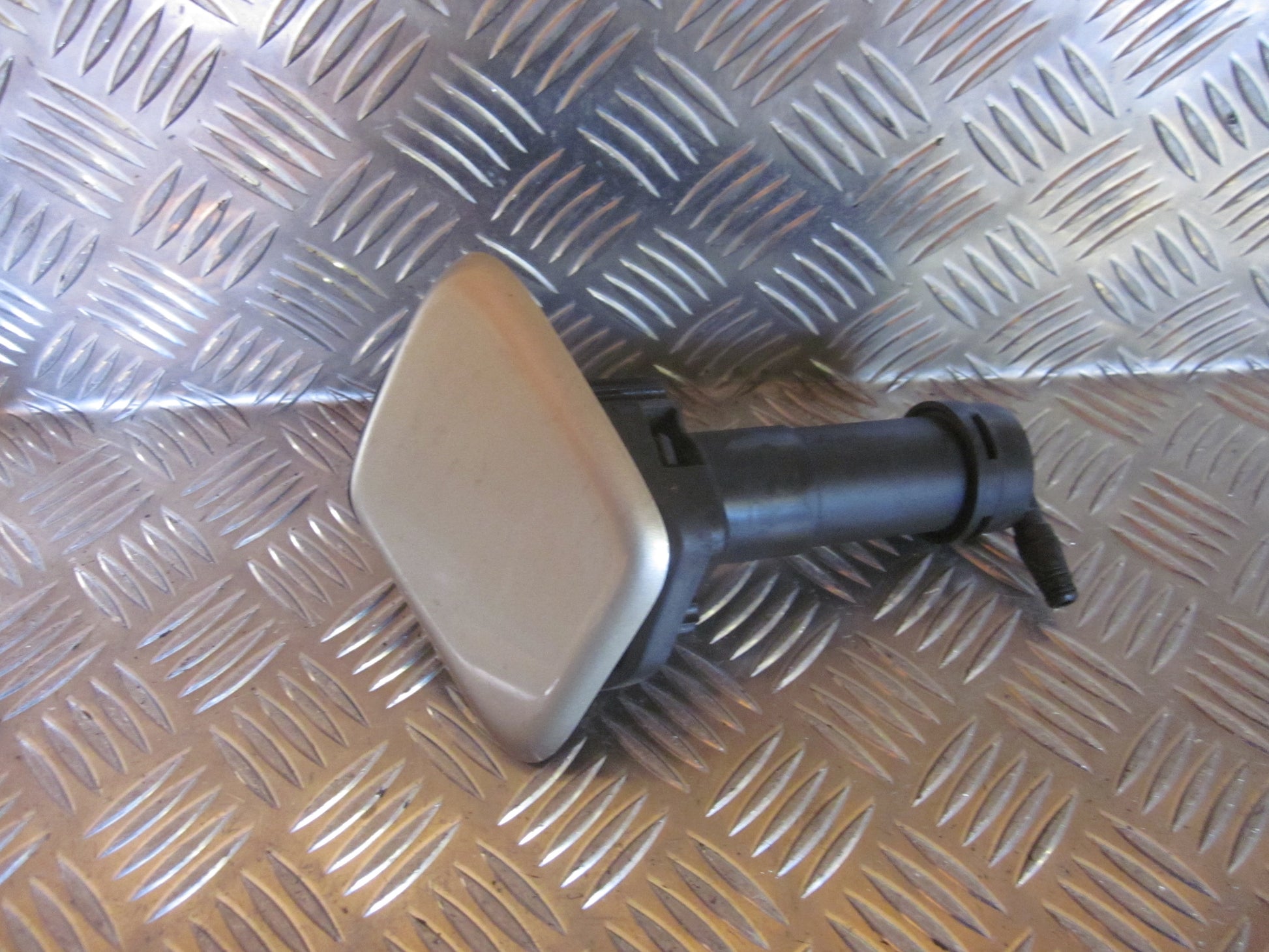 Nissan Micra K12 Sprinklerdyse Med OEM Nr. Ophugger Fra Nissan Ophugger