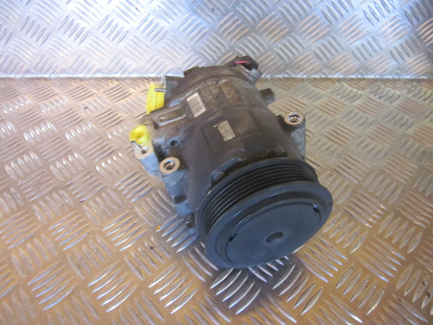 Skoda Fabia Aircondition Pumpe Med OEM Nr. 6Q0820808D Fra Skoda Ophugger