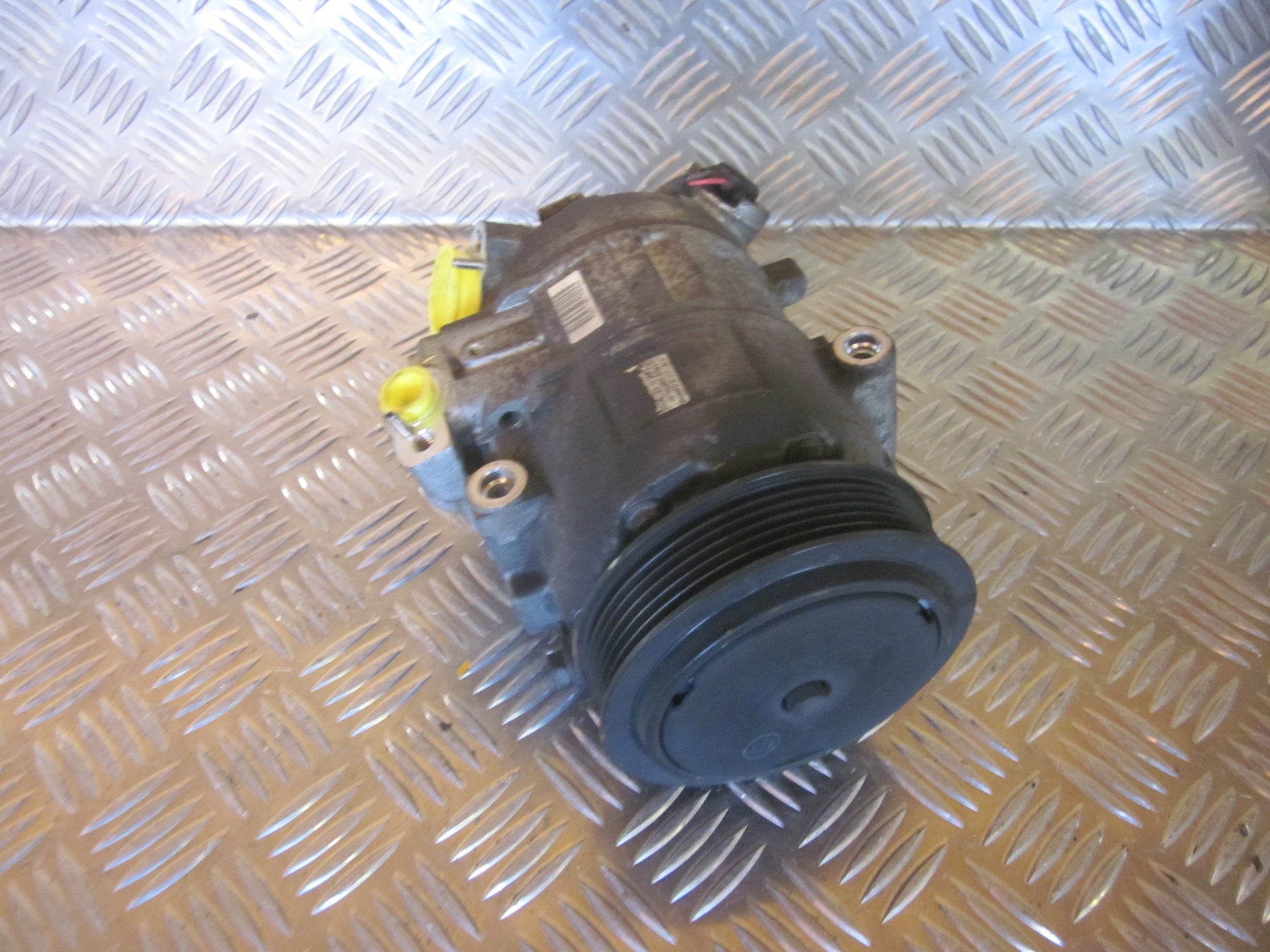 Skoda Fabia Aircondition Pumpe Med OEM Nr. 6Q0820808D Fra Skoda Ophugger