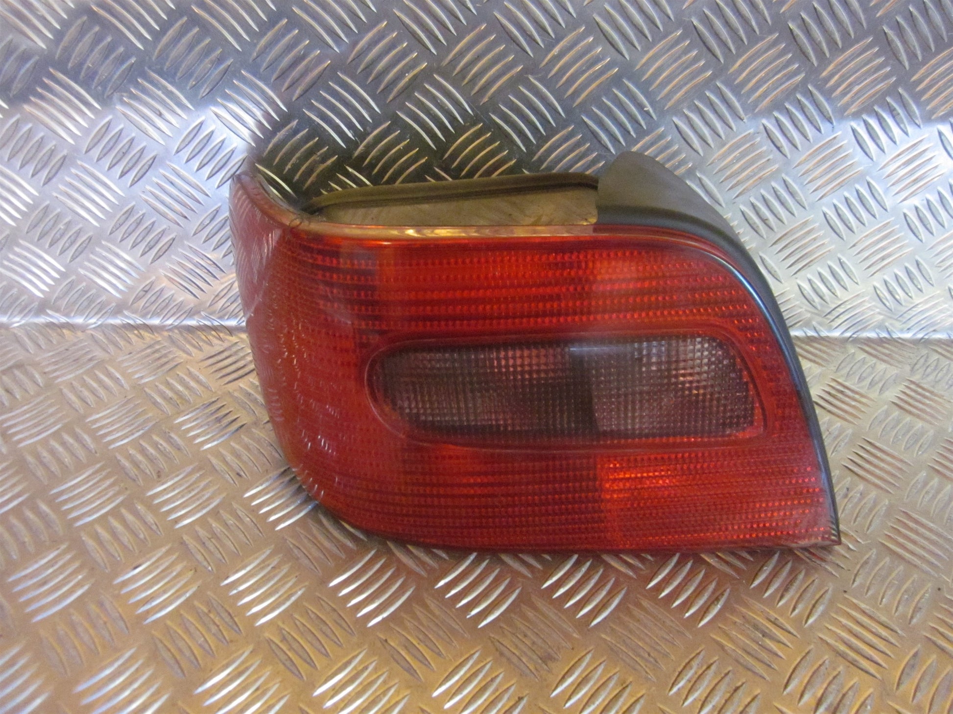 Citroen Xsara Baglygte Med OEM Nr. 6350P0 Fra Citroen Ophugger