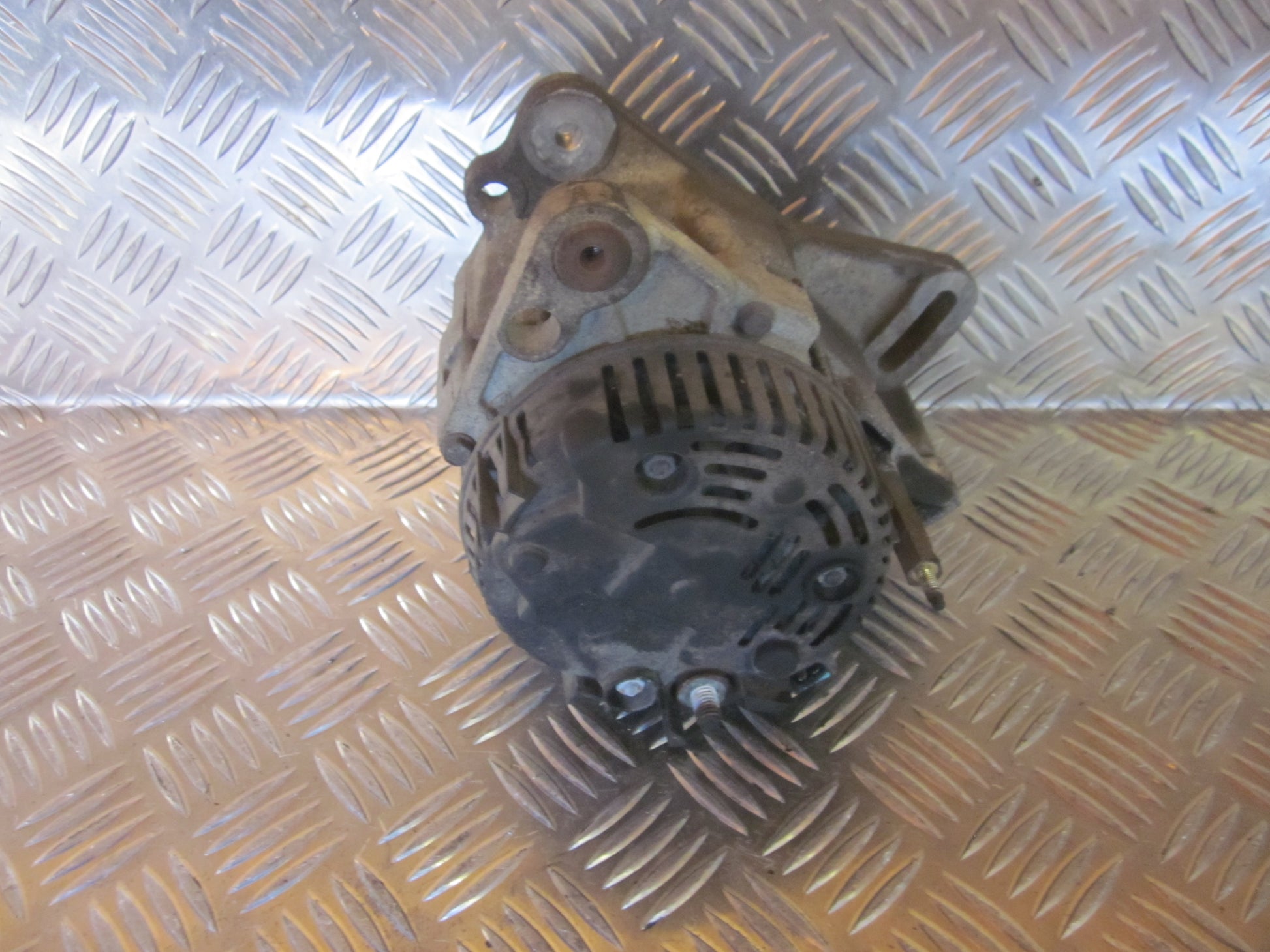 VW Golf 3 1H Generator Med OEM Nr. 030903023EX Fra VW Ophugger