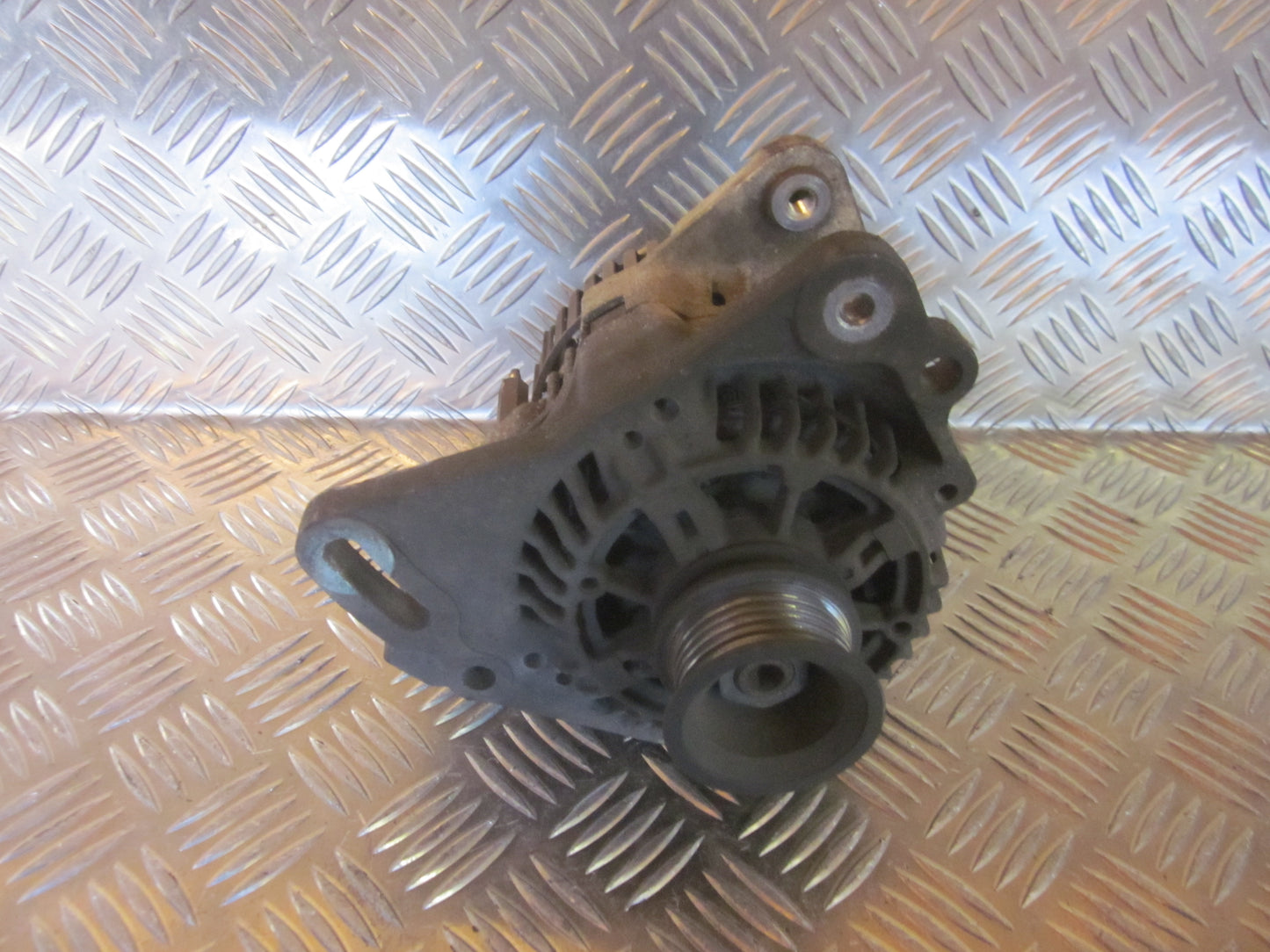 VW Golf 3 1H Generator Med OEM Nr. 030903023EX Fra VW Ophugger