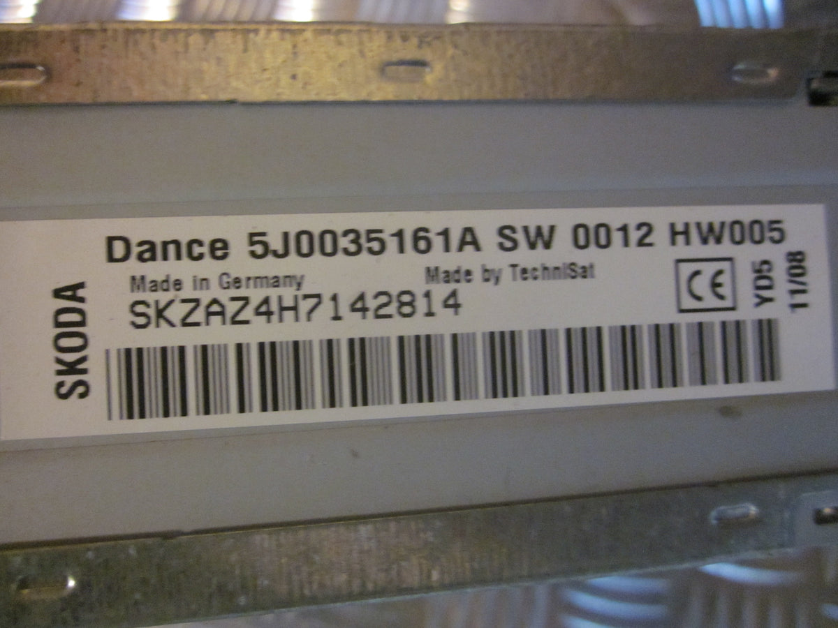Skoda Fabia Radio M/Cd Med OEM Nr. 5J0035161A Fra Skoda Ophugger