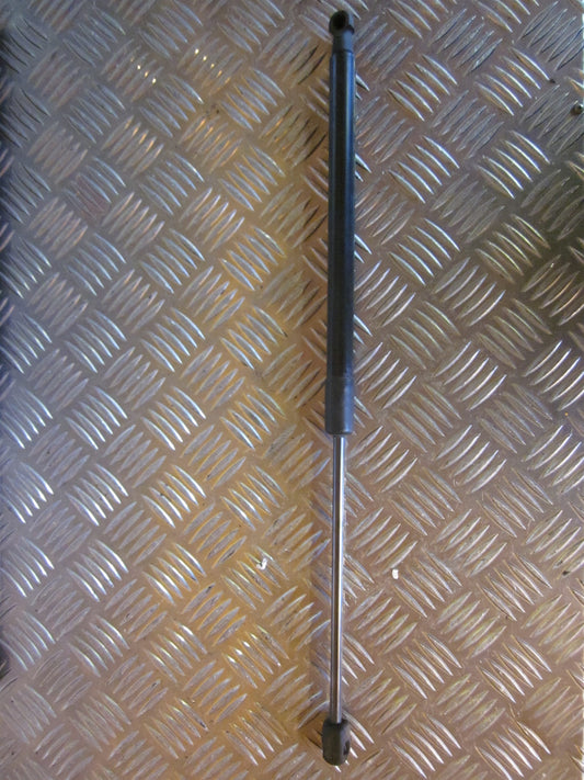 Skoda Fabia Bagklapsdæmper Med OEM Nr. 5J6827550B Fra Skoda Ophugger