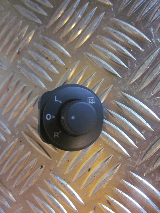 Skoda Fabia Kontakt Sidespejl Med OEM Nr. 5JB959565 Fra Skoda Ophugger