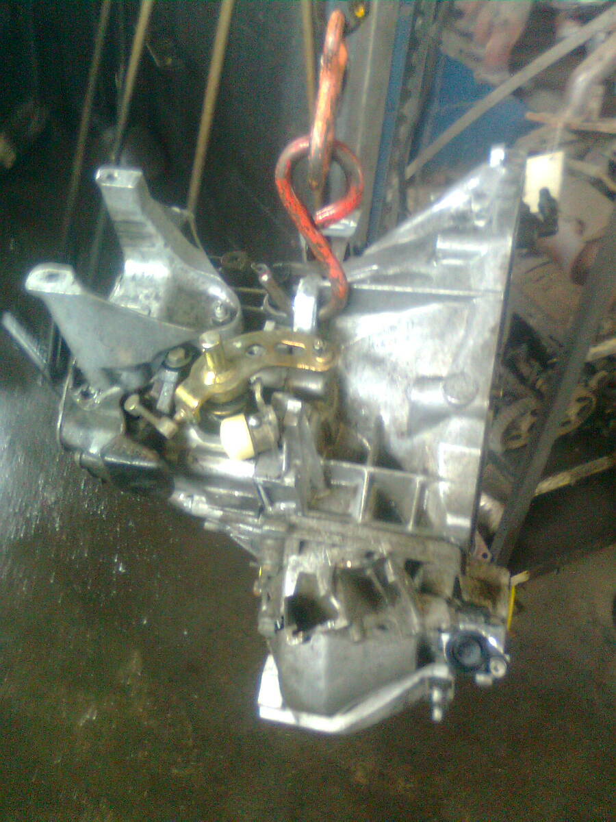 Peugeot 407 Gearkasse 6 Trin Med OEM Nr. 20MB02 Fra Peugeot Ophugger