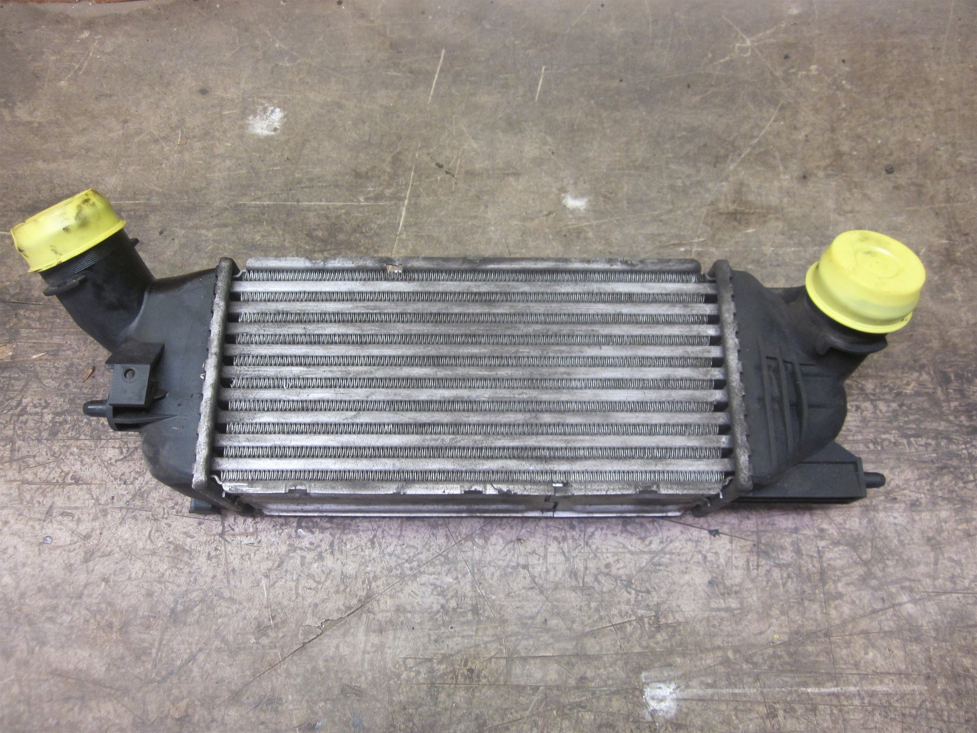 Peugeot 407 Køler Intercooler Med OEM Nr. Ophugger Fra Peugeot Ophugger