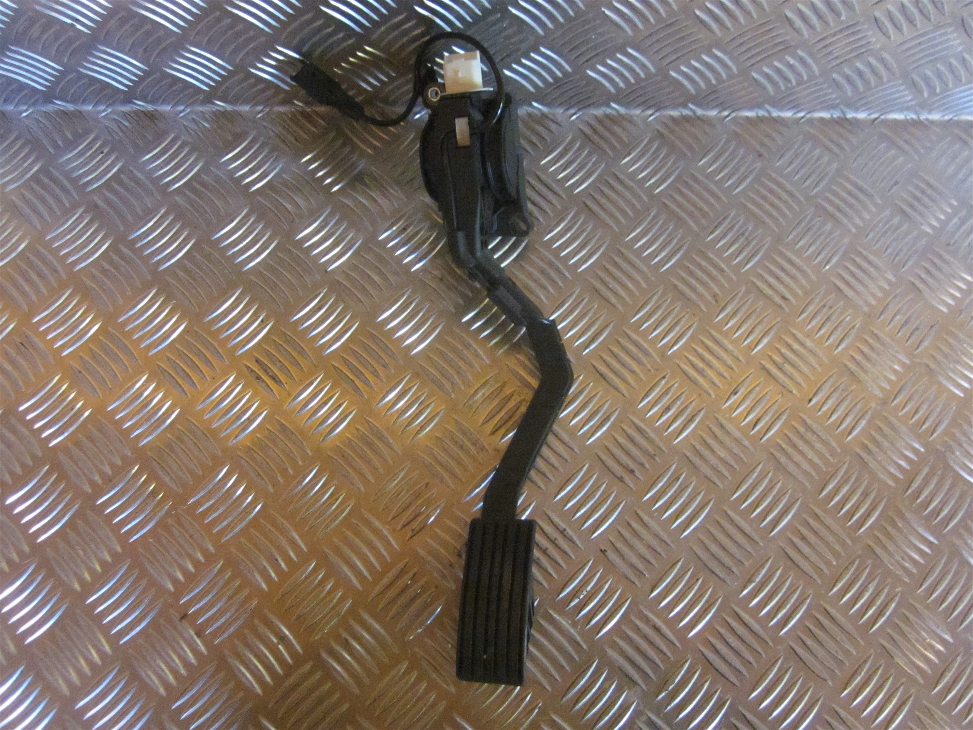 Peugeot 407 Speederpedal Med OEM Nr. 1601Q4 Fra Peugeot Ophugger