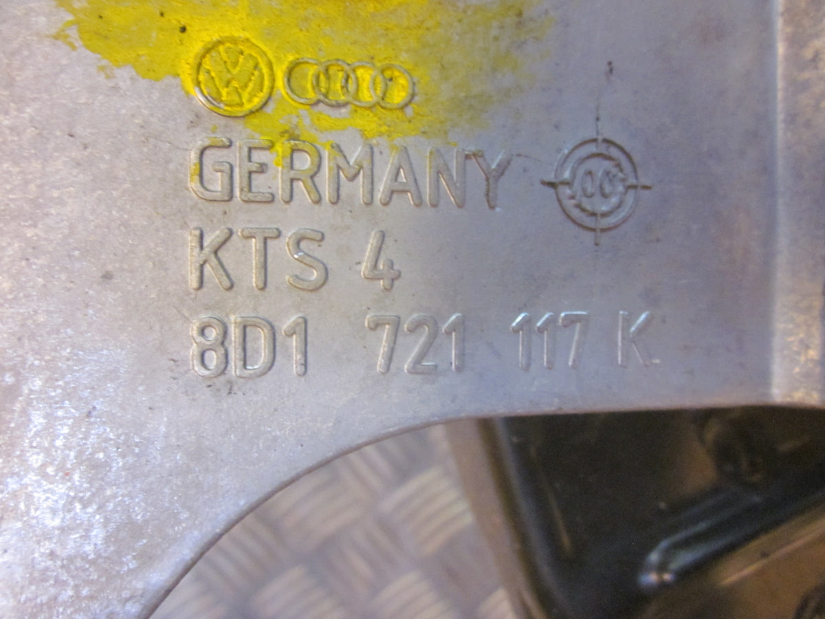 VW Passat 3B Bremsepedal Med OEM Nr. 8D1721117K Fra VW Ophugger