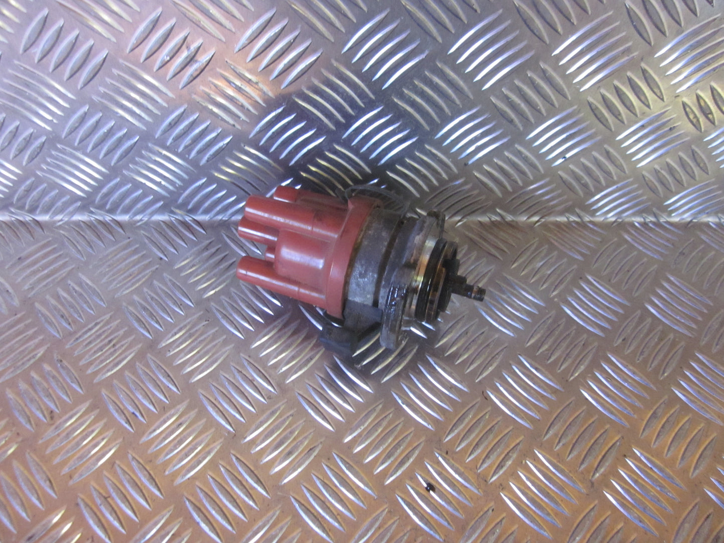 VW Polo 3 5D 6N Strømfordeler El Med OEM Nr. Ophugger Fra VW Ophugger