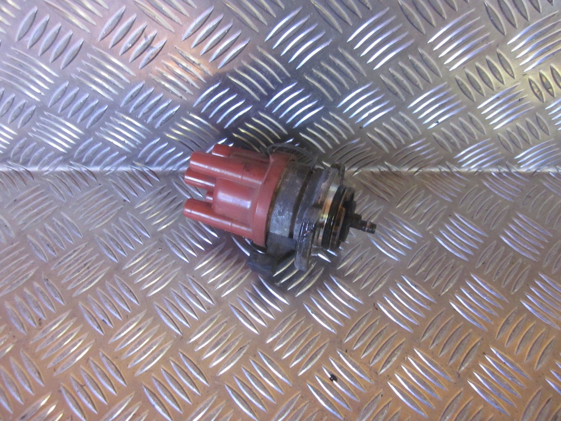 VW Polo 3 5D 6N Strømfordeler El Med OEM Nr. Ophugger Fra VW Ophugger
