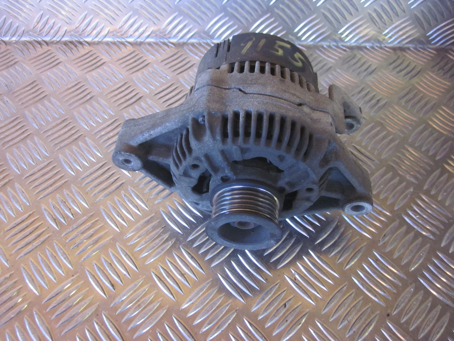 Opel Astra F Generator Med OEM Nr. 0123120001 Fra Opel Ophugger