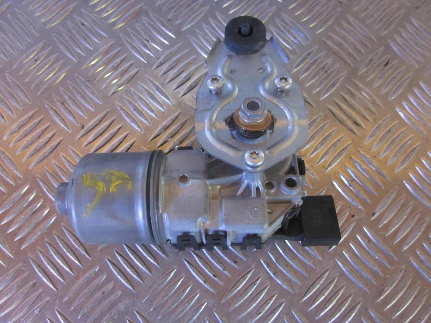 VW UP Viskermotor Med OEM Nr. 0390241566 Fra VW Ophugger