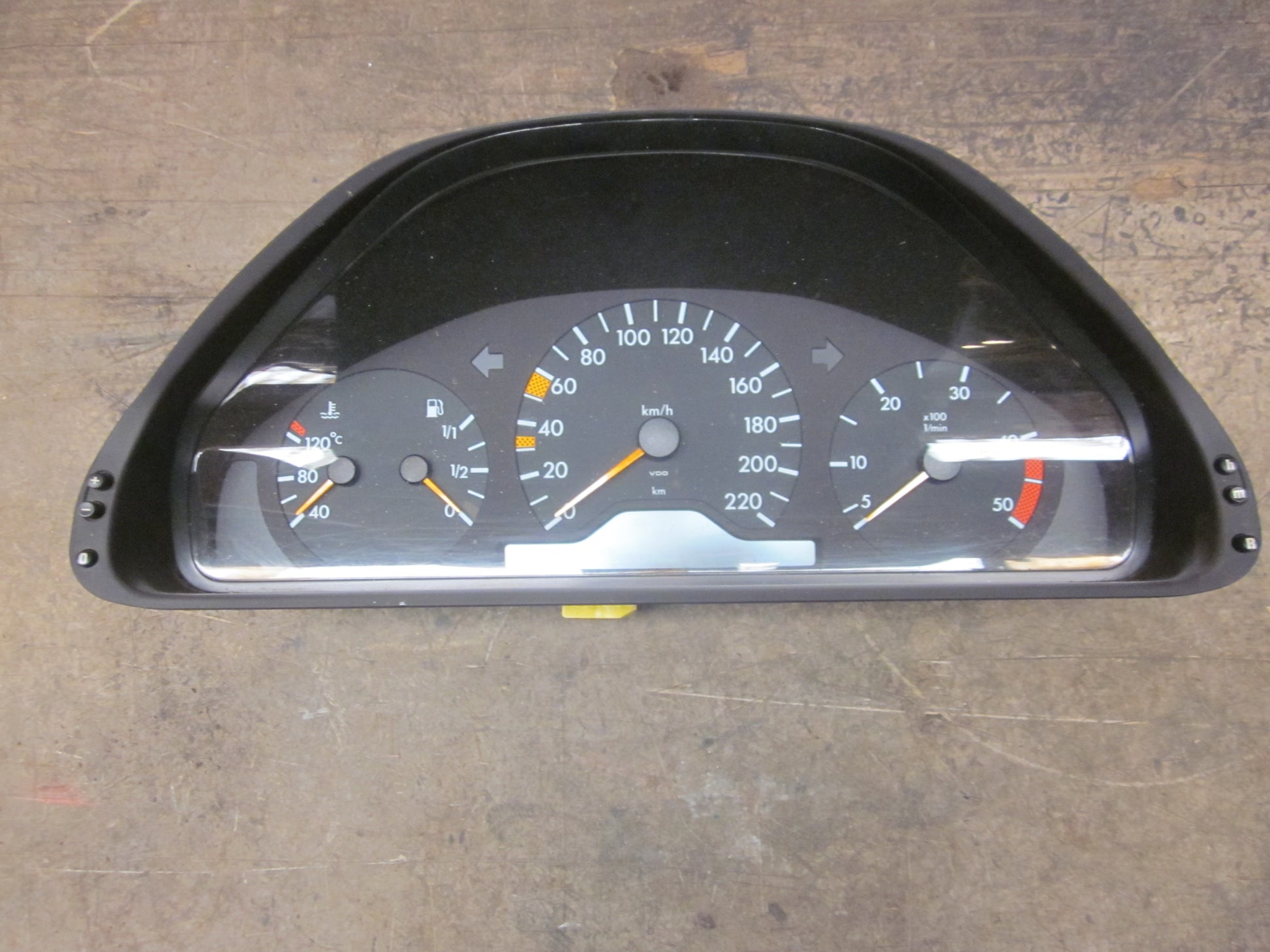 Mercedes E W210 Speedometer - Instrument Med OEM Nr. Ophugger Fra Mercedes Ophugger