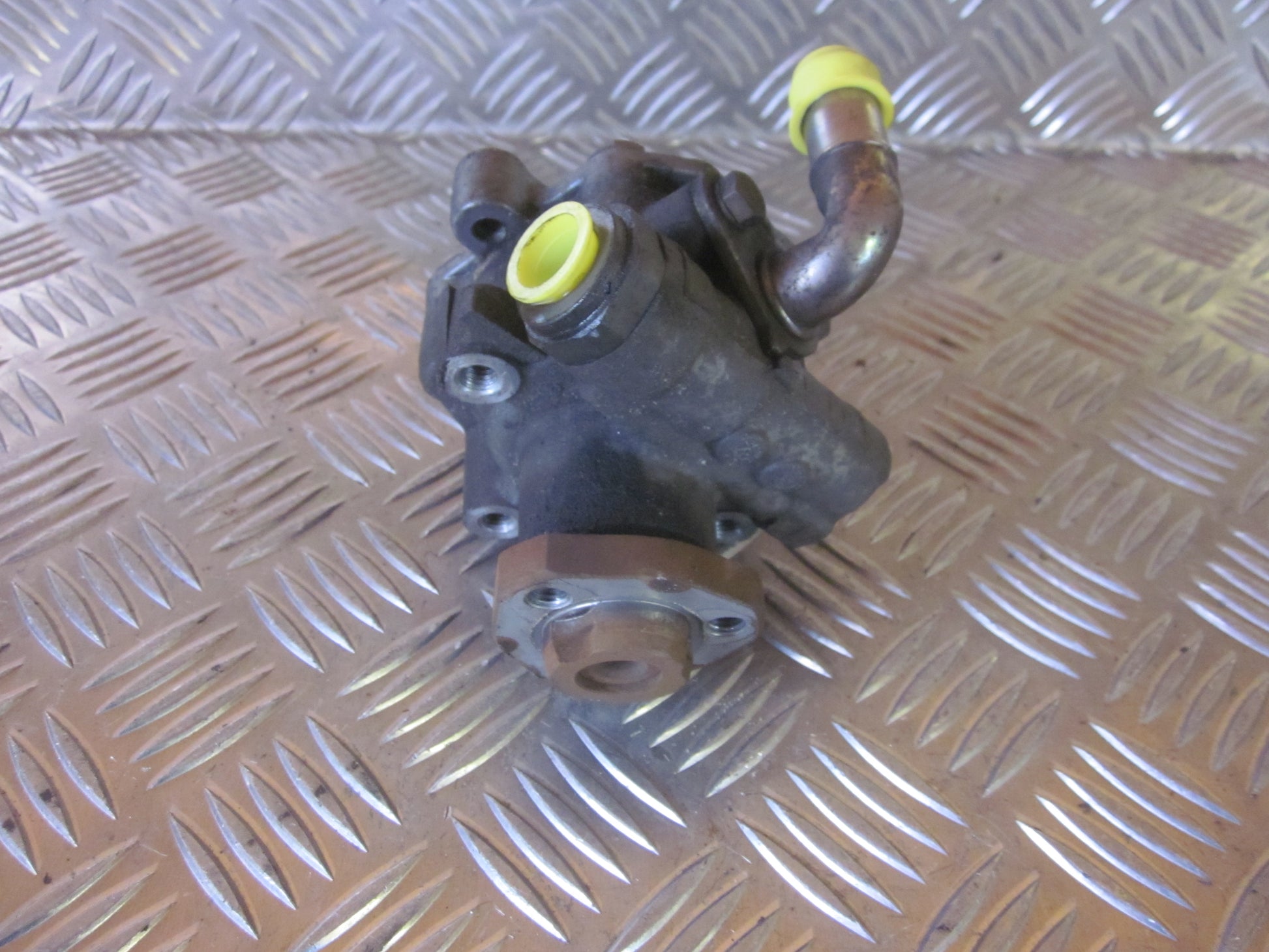VW Golf 4 1J Servopumpe Med OEM Nr. 1J0422154B Fra VW Ophugger