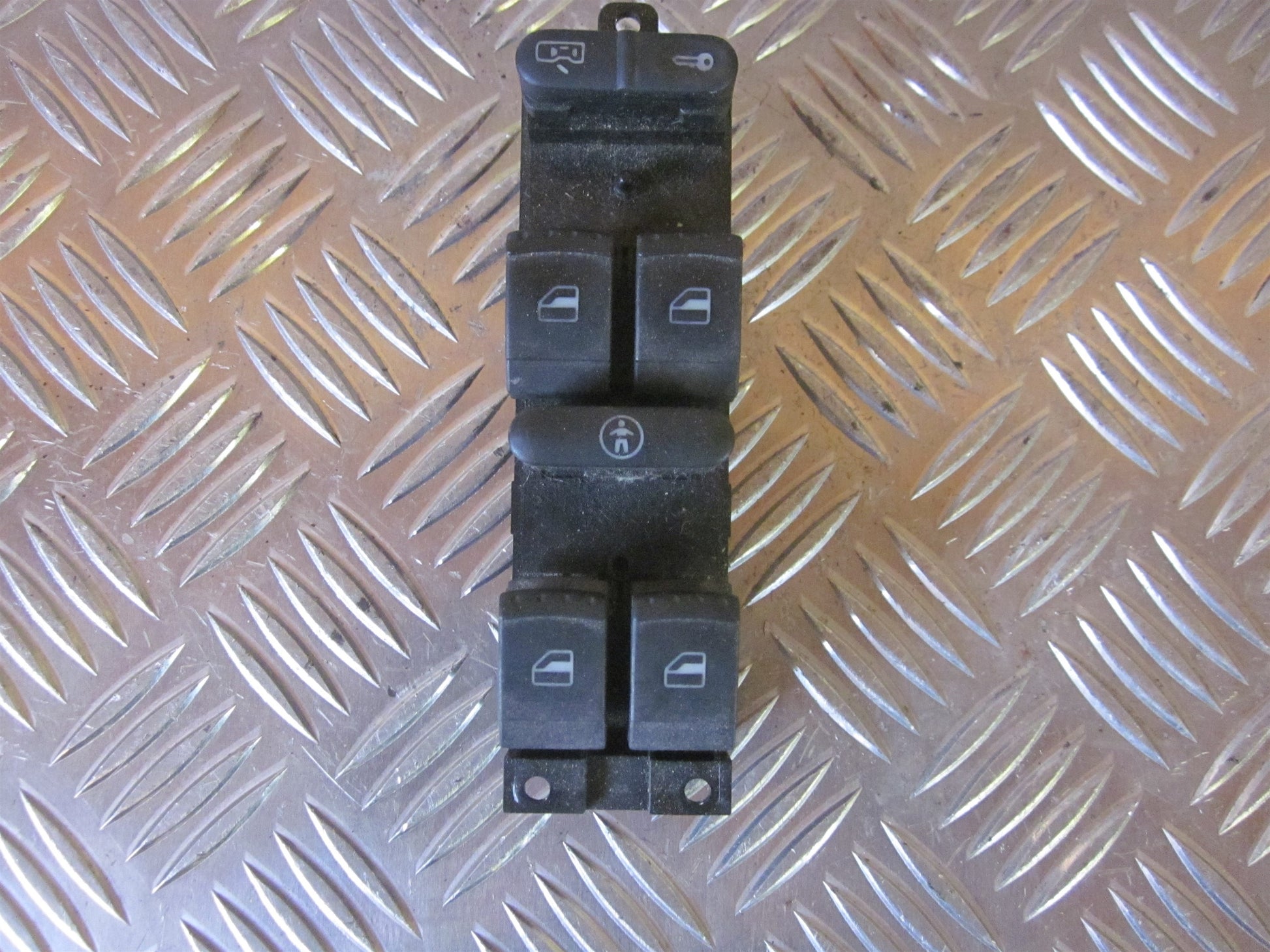 VW Golf 4 1J Kontakt Rudehejs Med OEM Nr. 1J4959857 Fra VW Ophugger