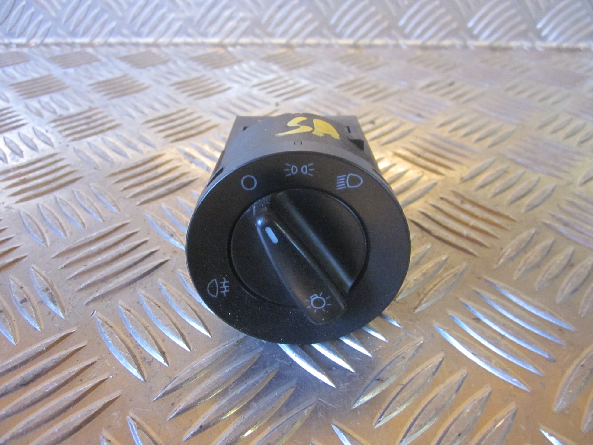 VW Golf 4 1J Kontakt Lys Med OEM Nr. Ophugger Fra VW Ophugger