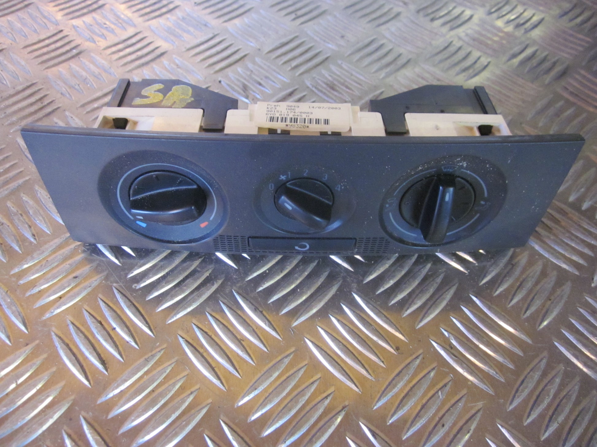 Skoda Fabia Varmeregulering Med OEM Nr. 6Y0819045J Fra Skoda Ophugger