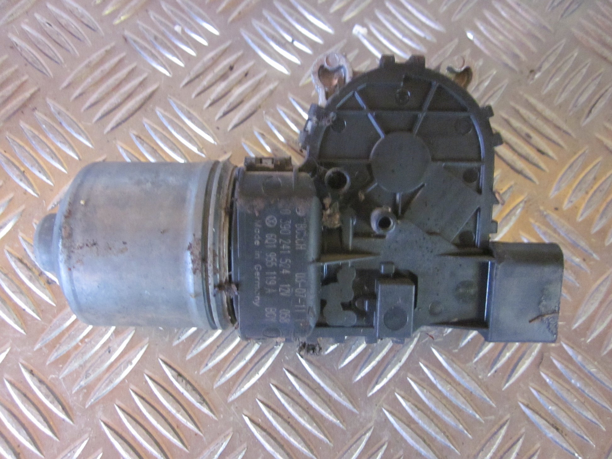 Skoda Fabia Viskermotor Med OEM Nr. 6Q1955119A Fra Skoda Ophugger