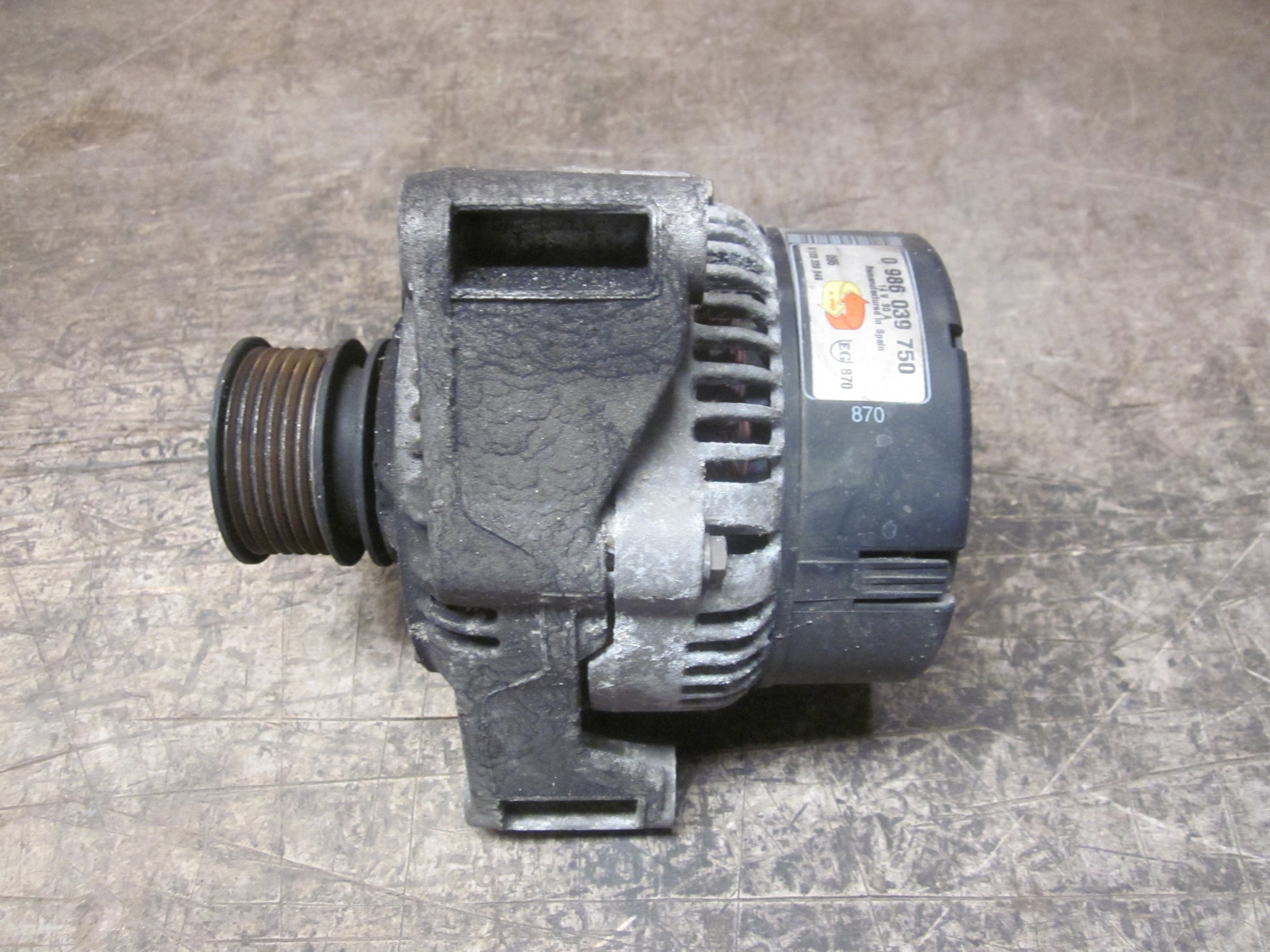 Mercedes E W210 Generator Med OEM Nr. 0123320046 Fra Mercedes Ophugger