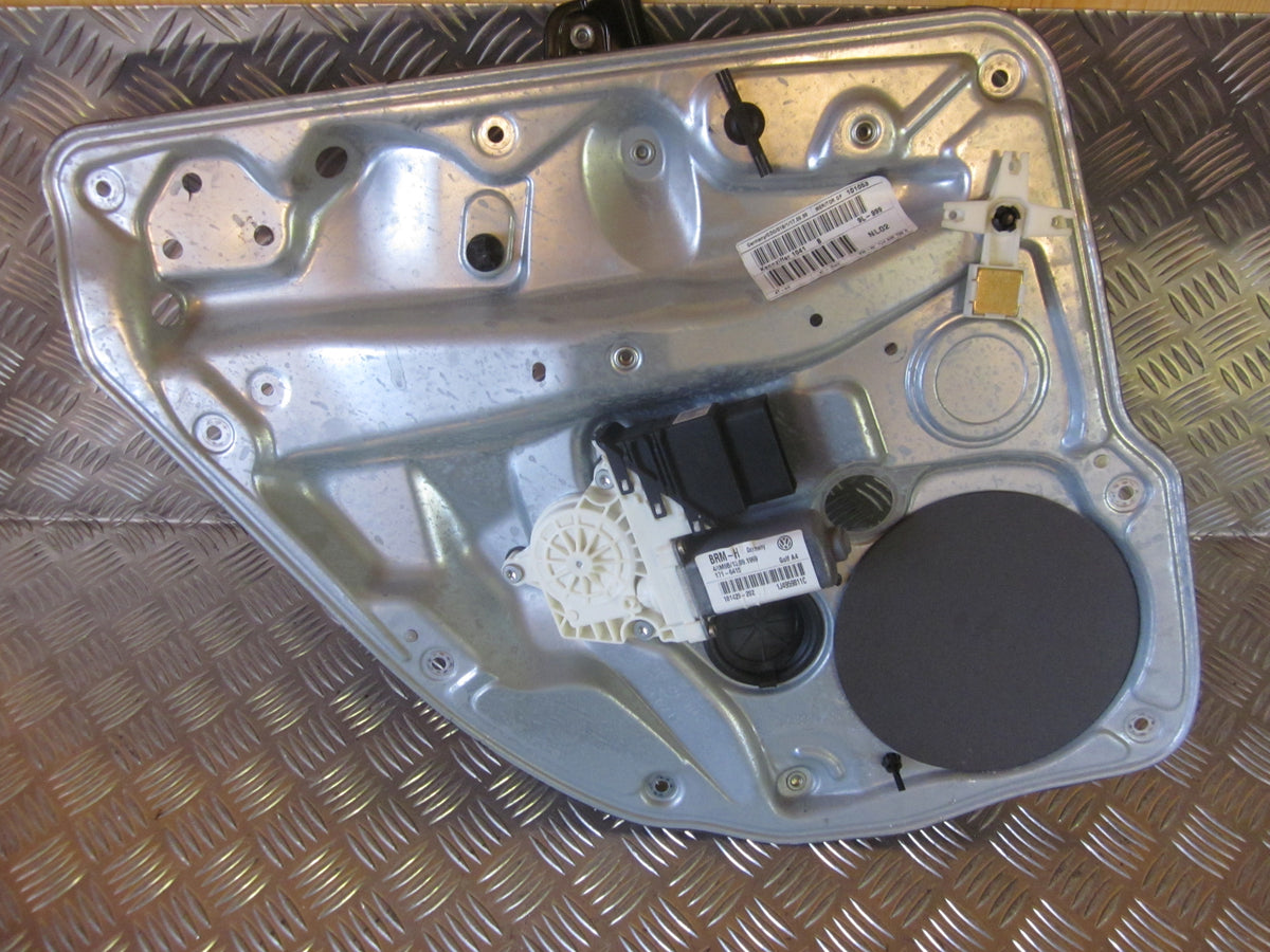 VW Golf 4 1J Rudemotor - Rudehejs Med OEM Nr. 1J4959811C Fra VW Ophugger