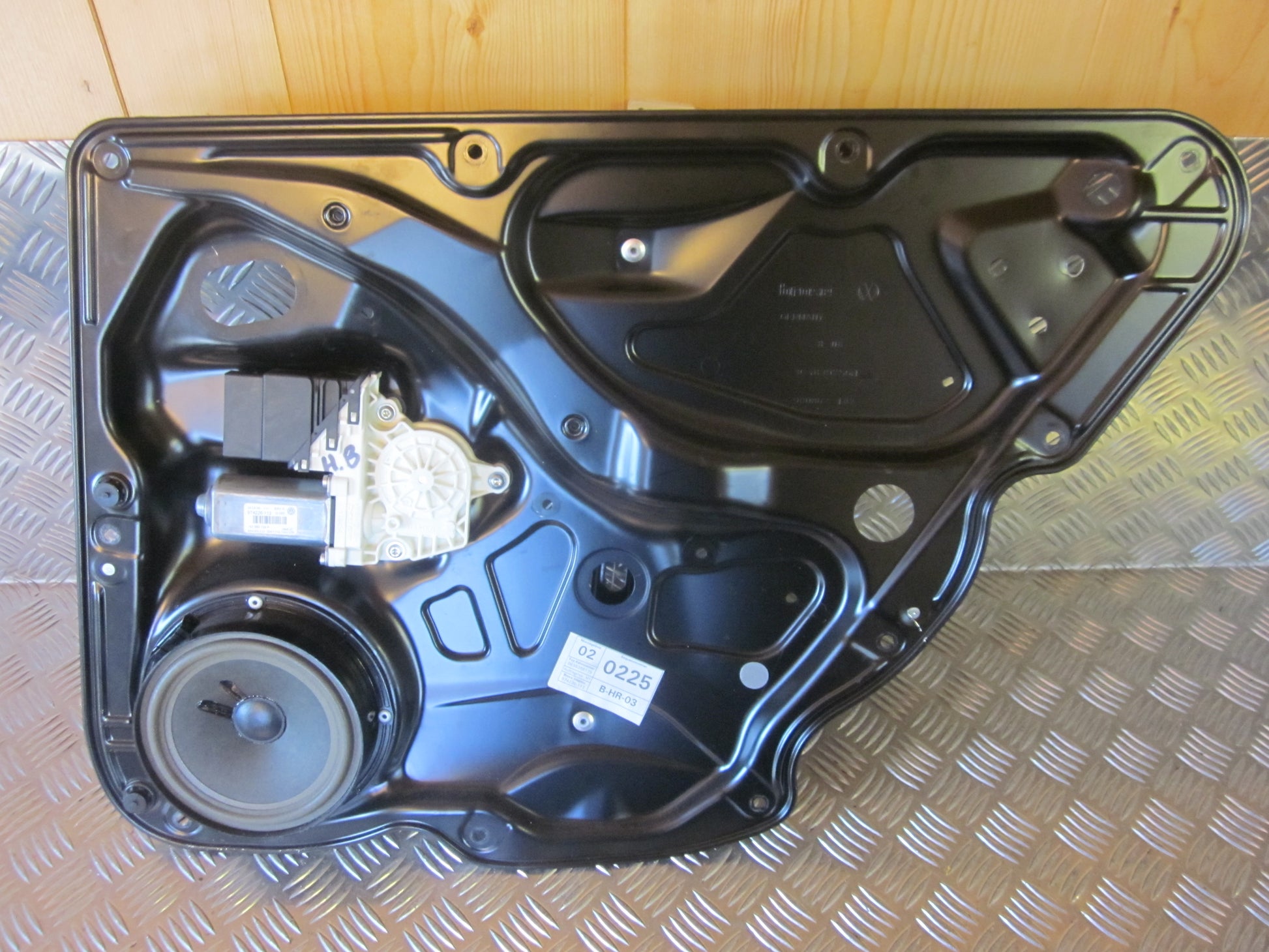 VW Passat 3C Rudemotor - Rudehejs Med OEM Nr. Ophugger Fra VW Ophugger
