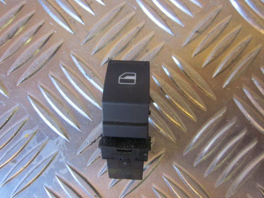 VW Passat 3C Kontakt Rudehejs Med OEM Nr. 7L6959853B Fra VW Ophugger