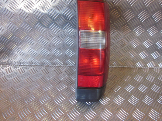 Volvo 850 Baglygte Med OEM Nr. Ophugger Fra Volvo Ophugger