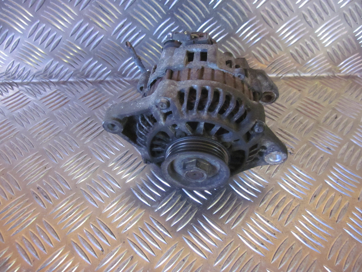 Nissan Primera ST.Car Generator Med OEM Nr. 231000M010 Fra Nissan Ophugger