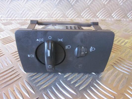 Ford Mondeo 3 Kontakt Lys Med OEM Nr. Ophugger Fra Ford Ophugger