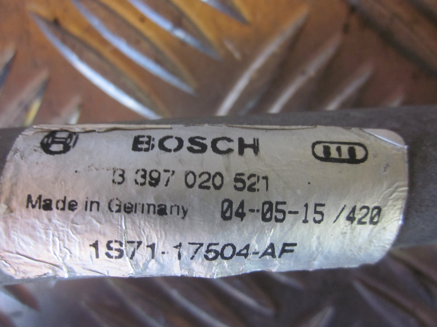 Ford Mondeo 3 Viskertræk Med OEM Nr. Ophugger Fra Ford Ophugger