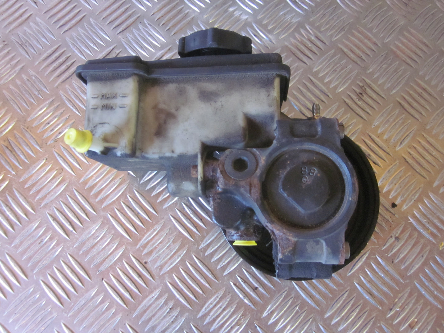 Ford Mondeo 3 Servopumpe Med OEM Nr. Ophugger Fra Ford Ophugger