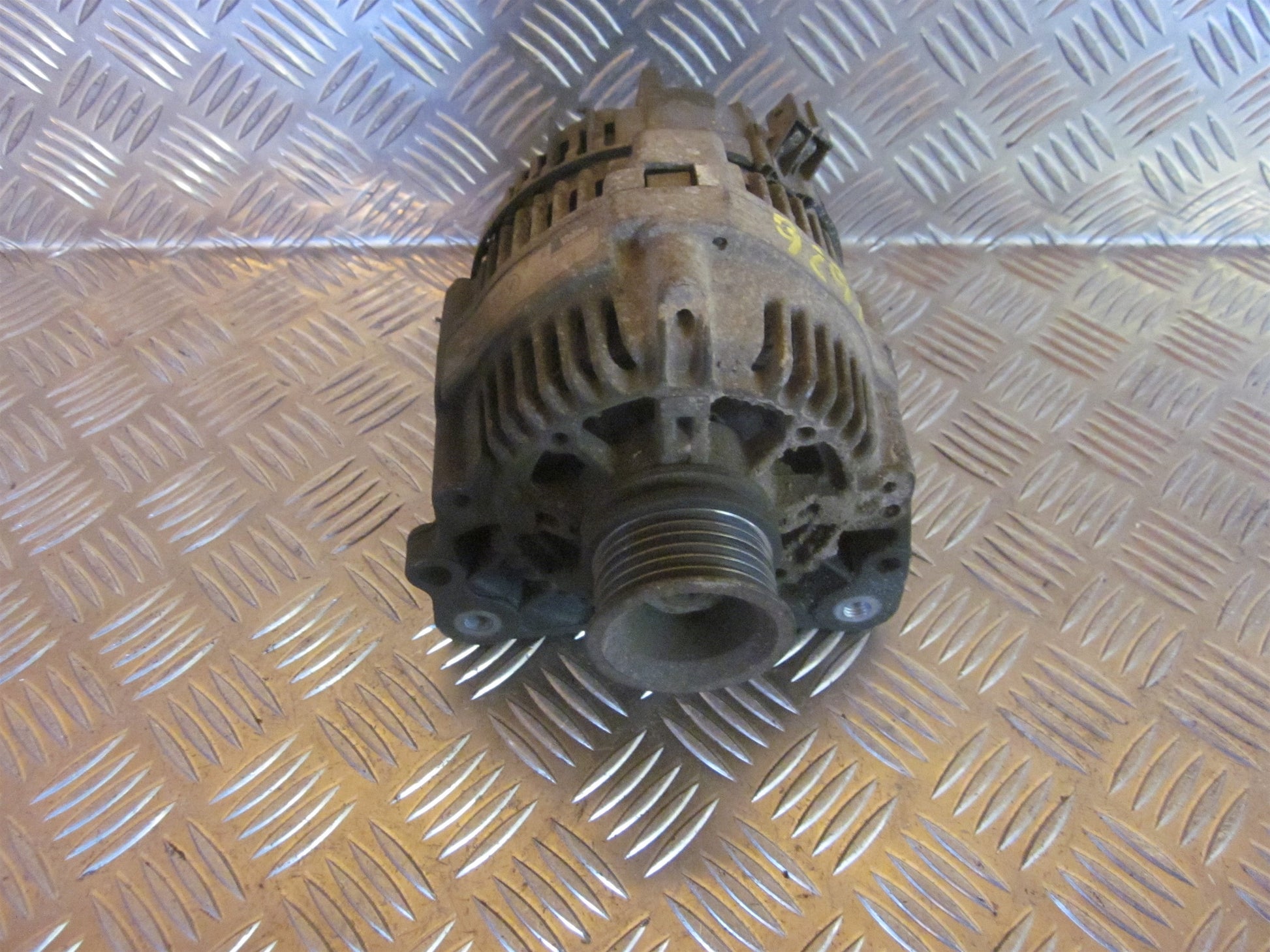 VW Polo 3 5D 6N Generator Med OEM Nr. 030903023EX Fra VW Ophugger