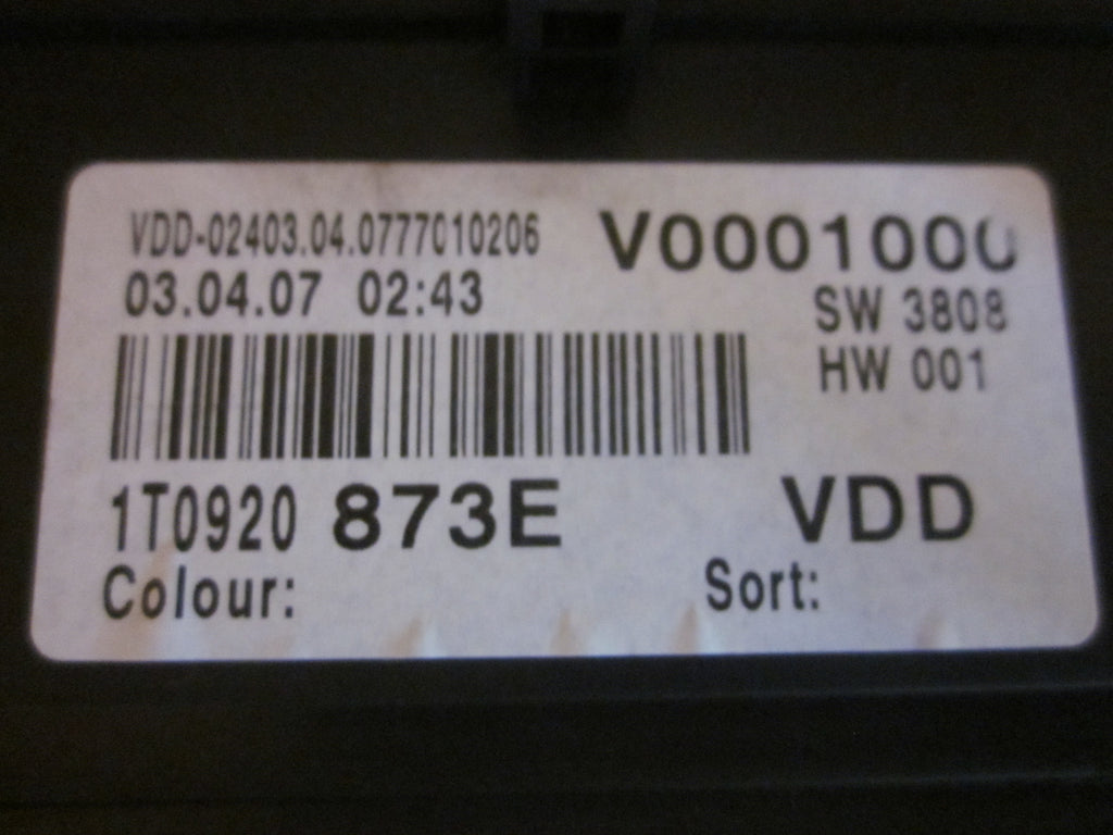 VW Touran 1T/Gp Speedometer - Instrument Med OEM Nr. 1T0920873E Fra VW Ophugger