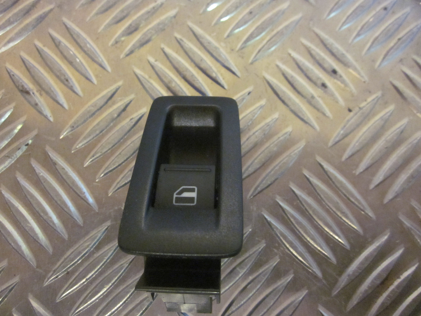 VW Touran 1T GP Kontakt Rudehejs Med OEM Nr. Ophugger Fra VW Ophugger