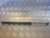 VW Touran 1T/Gp Bagklapsdæmper Med OEM Nr. 1T0827550E Fra VW Ophugger