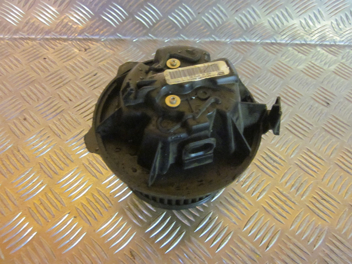 Citroen C5 Varmeblæser Med OEM Nr. 6441N7 Fra Citroen Ophugger