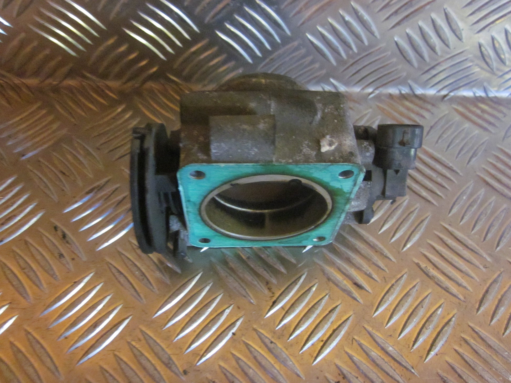 Volvo S40/V40 Spjældhus Med OEM Nr. Ophugger Fra Volvo Ophugger