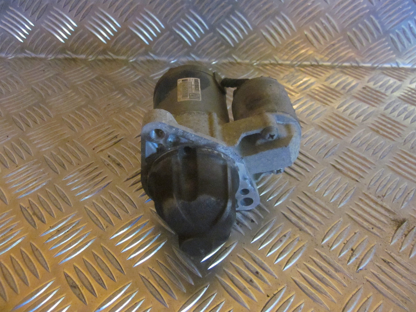 Suzuki Splash Starter Med OEM Nr. 3110051K0 Fra Suzuki Ophugger