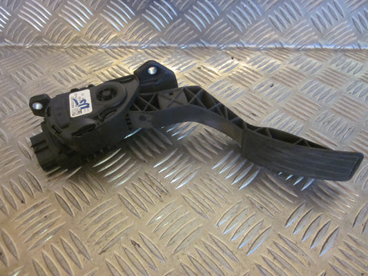 Suzuki Splash Speederpedal Med OEM Nr. Ophugger Fra Suzuki Ophugger
